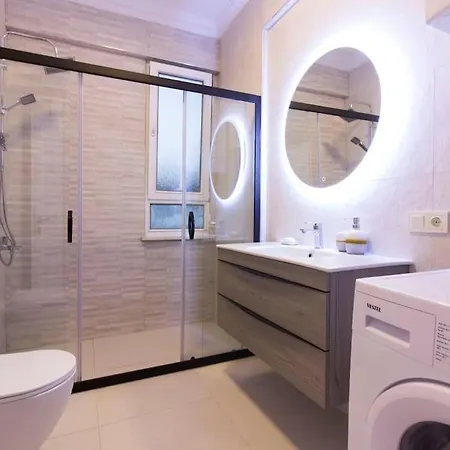 Spacious Exquisite 5br With Private Pool Айвалык