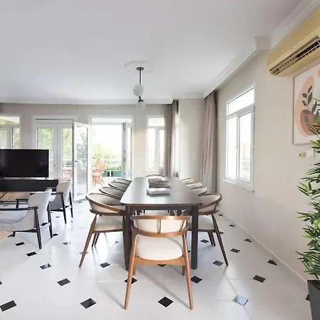 Вилла Spacious Exquisite 5br With Private Pool *