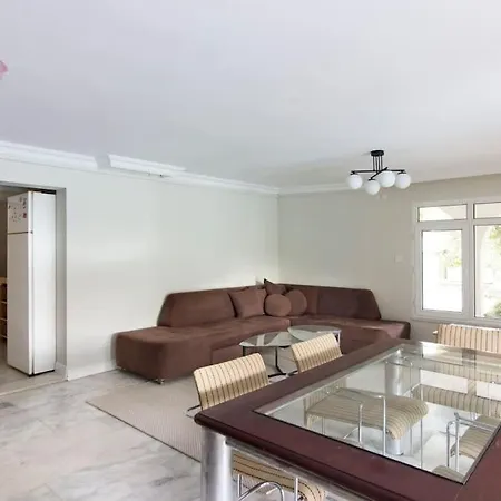 Spacious Exquisite 5br With Private Pool Вилла *