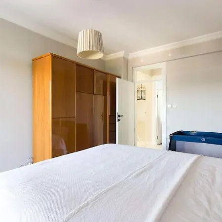 Вилла Spacious Exquisite 5br With Private Pool Айвалык