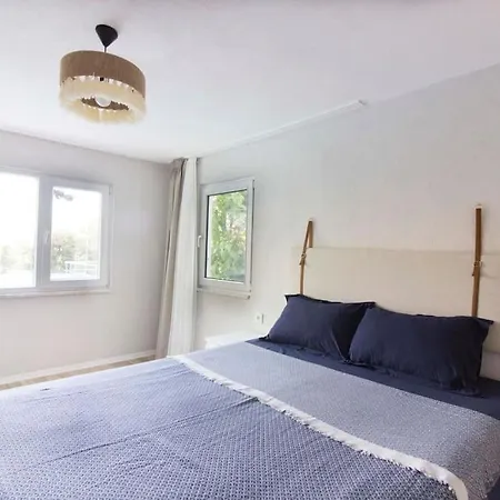 Spacious Exquisite 5br With Private Pool Вилла