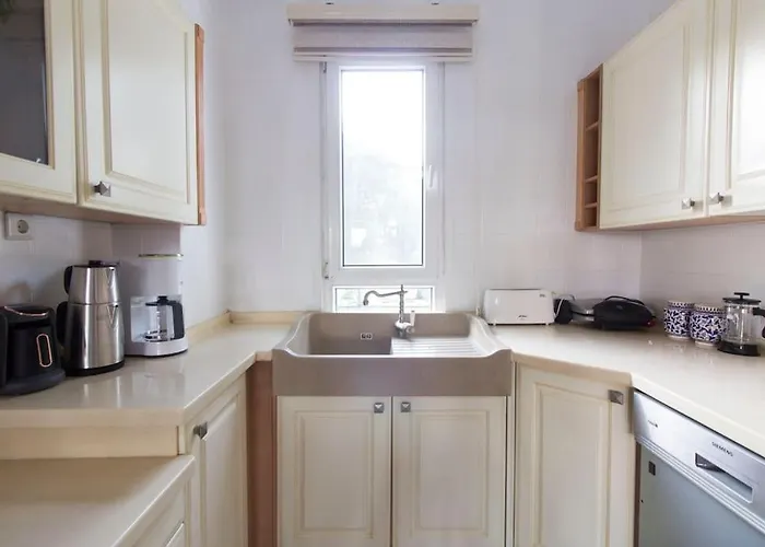 Spacious Exquisite 5br With Private Pool ヴィラ Ayvalı