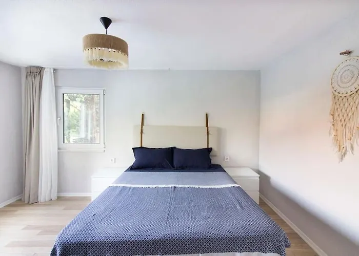 Spacious Exquisite 5br With Private Pool *