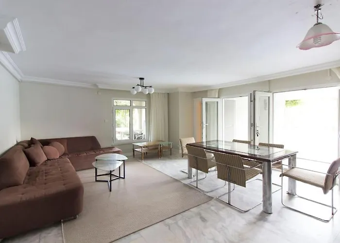 Spacious Exquisite 5br With Private Pool Ayvalik