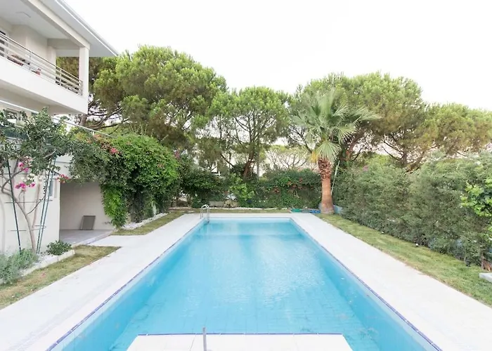 Villa Spacious Exquisite 5br With Private Pool