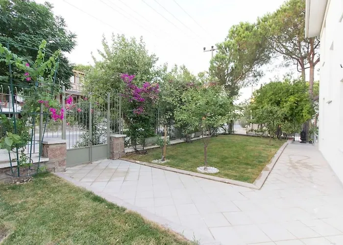 Spacious Exquisite 5br With Private Pool Villa