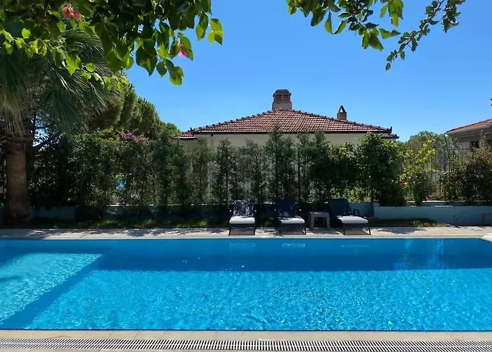 Spacious Exquisite 5br With Private Pool Ayvalik