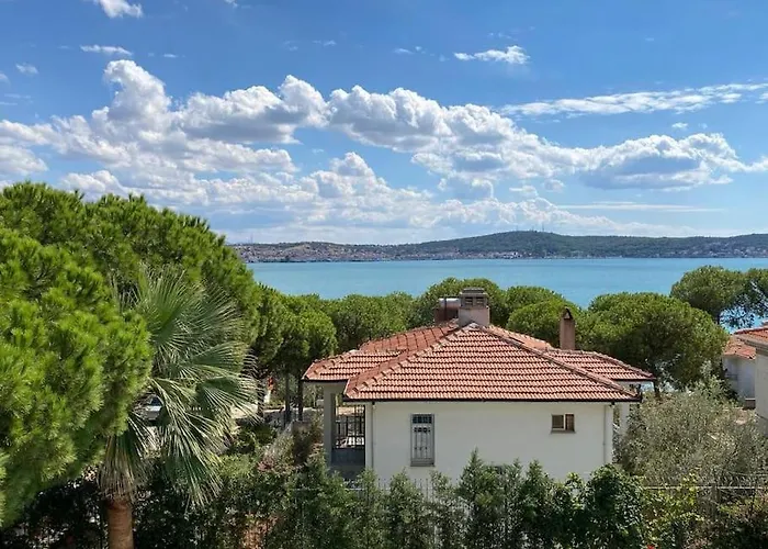 Spacious Exquisite 5br With Private Pool Ayvalik